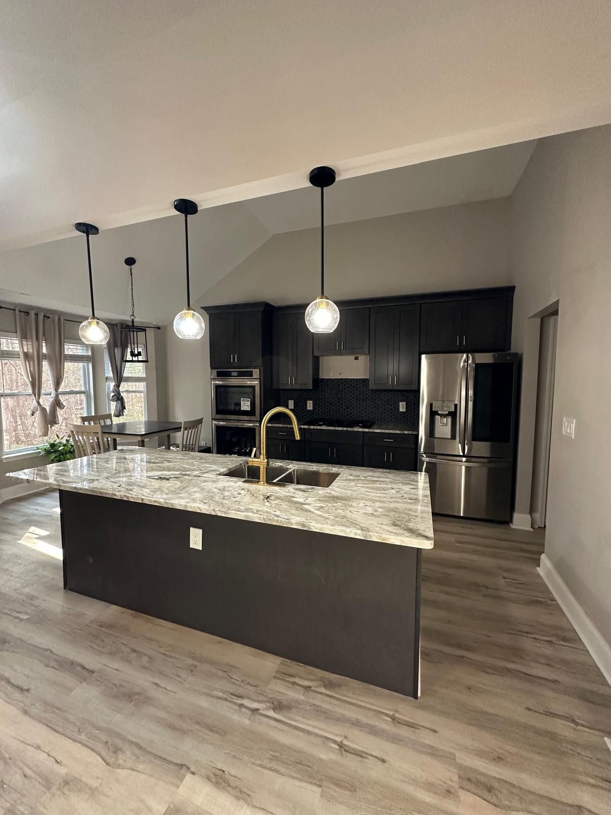 Ceiling fan with recessed lighting